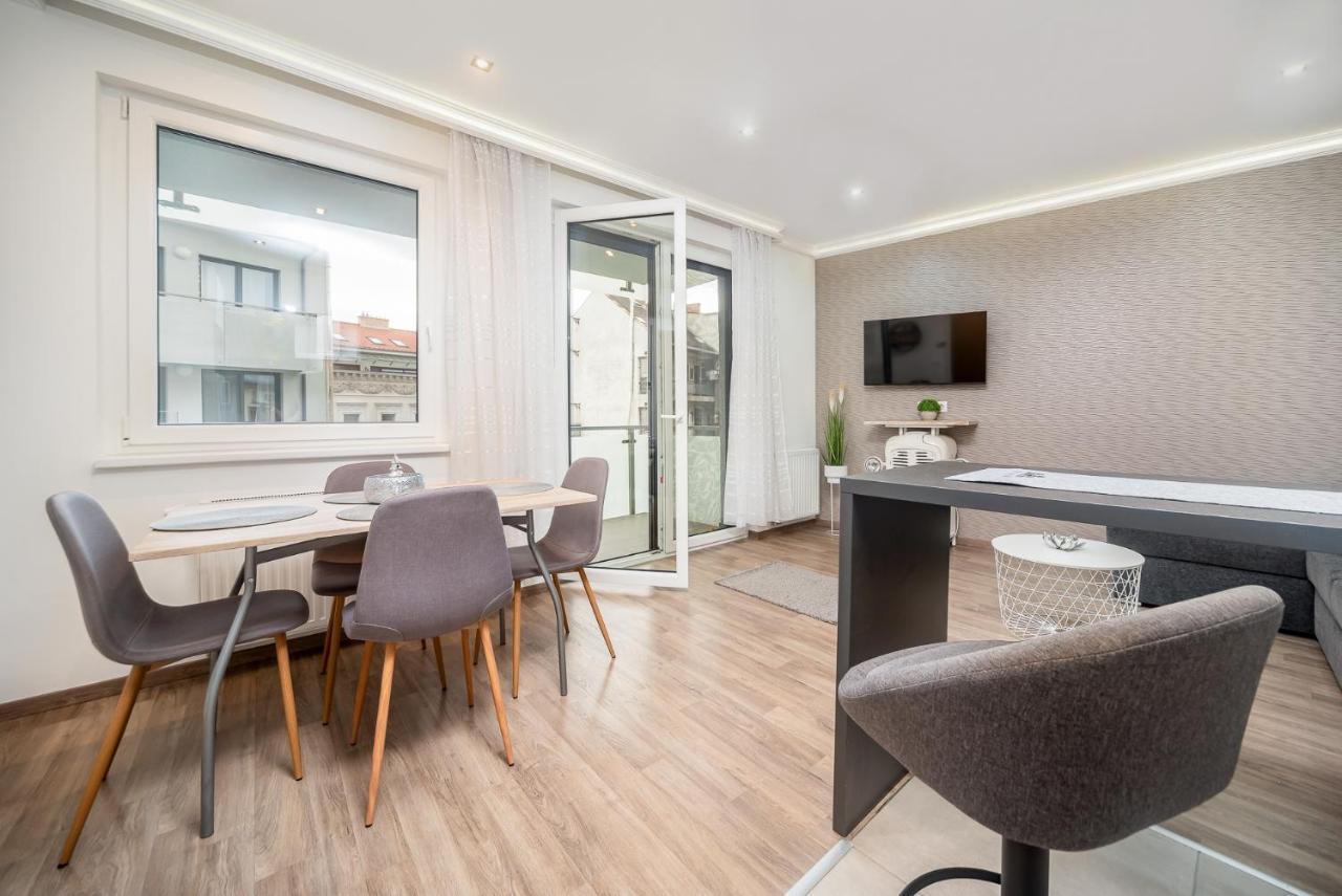 Grace Pine Apartment 3 Budapeşte Dış mekan fotoğraf