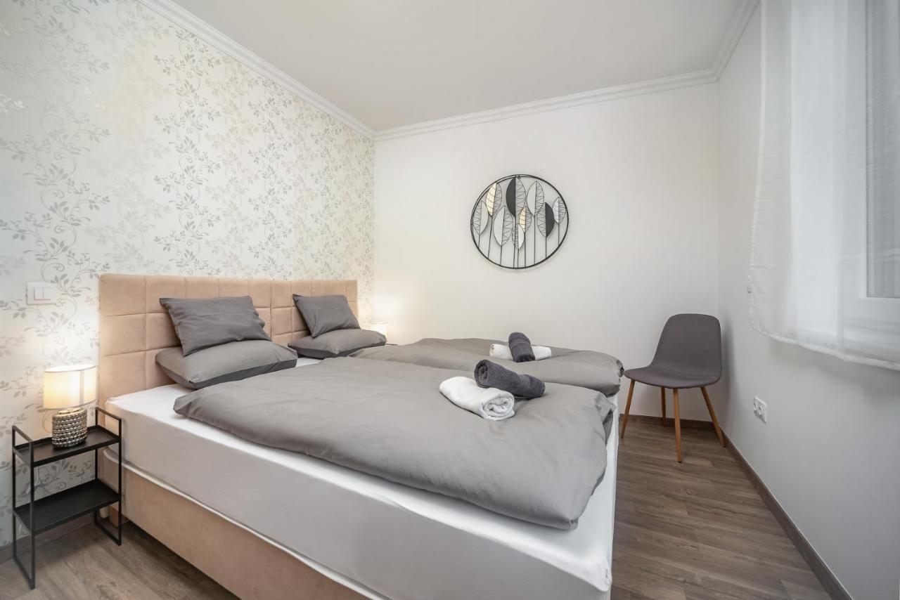 Grace Pine Apartment 3 Budapeşte Dış mekan fotoğraf