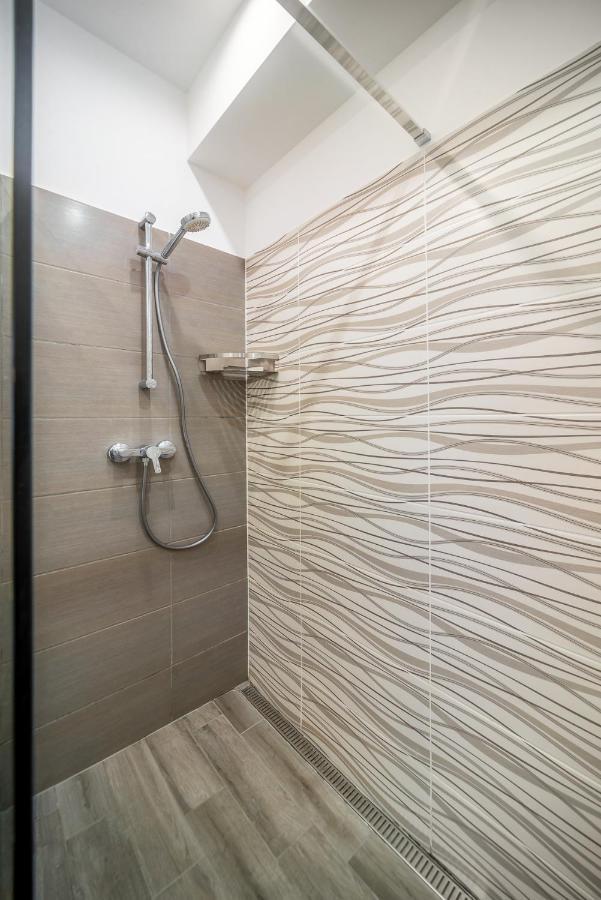 Grace Pine Apartment 3 Budapeşte Dış mekan fotoğraf