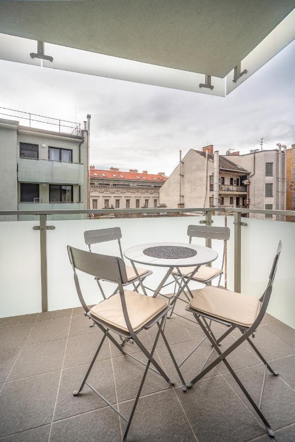 Grace Pine Apartment 3 Budapeşte Dış mekan fotoğraf